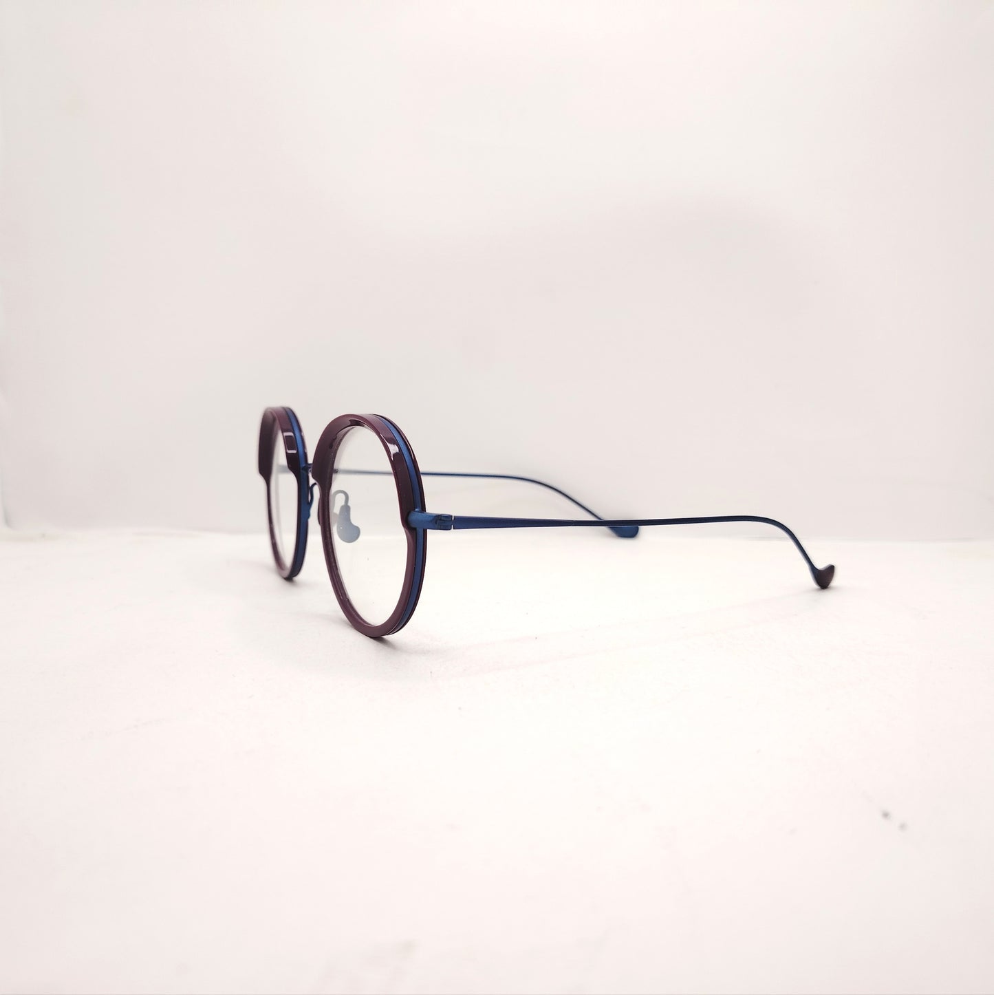 Caroline Abram- Willow