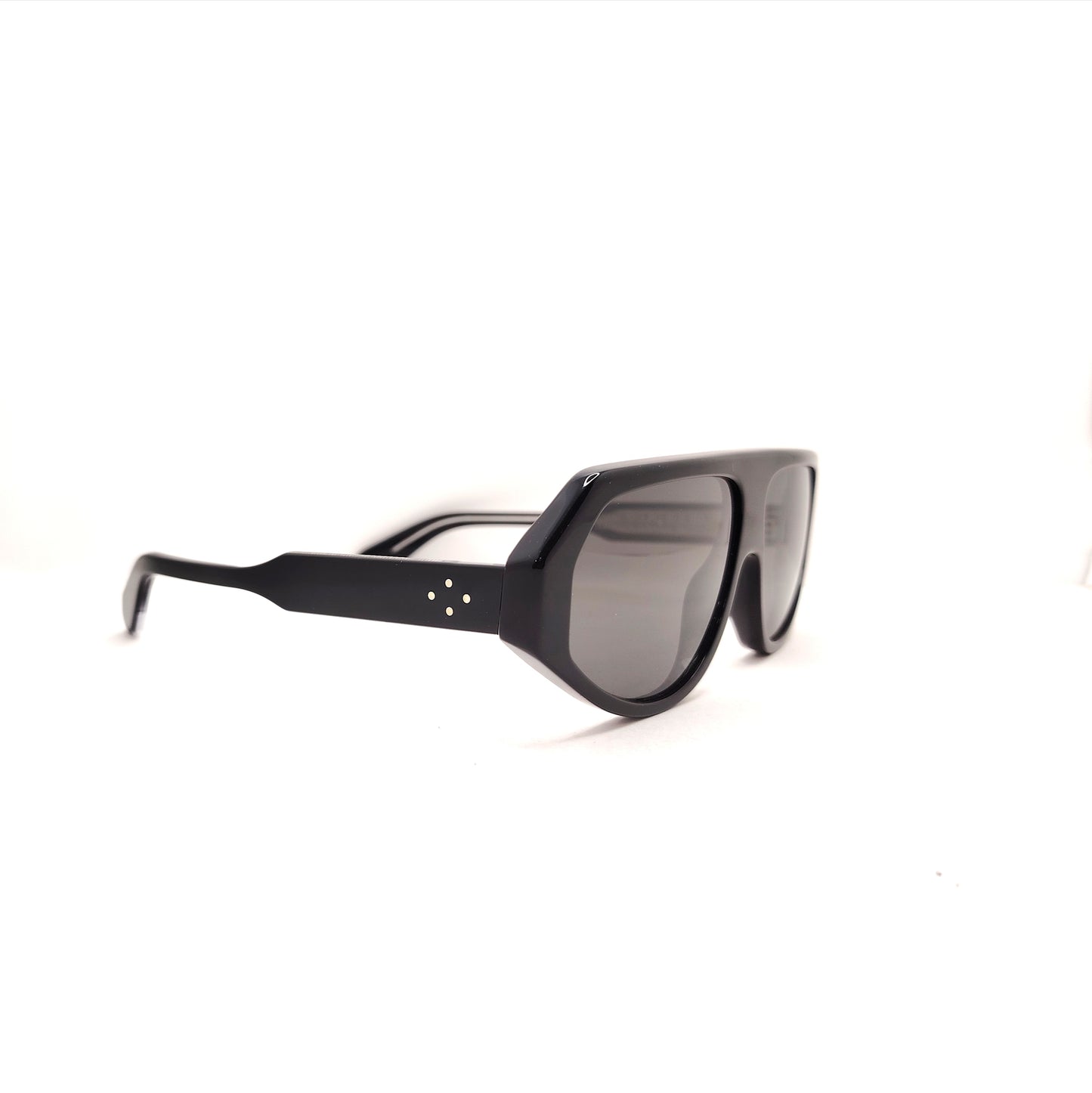 Emmanuelle Khanh- Ozone