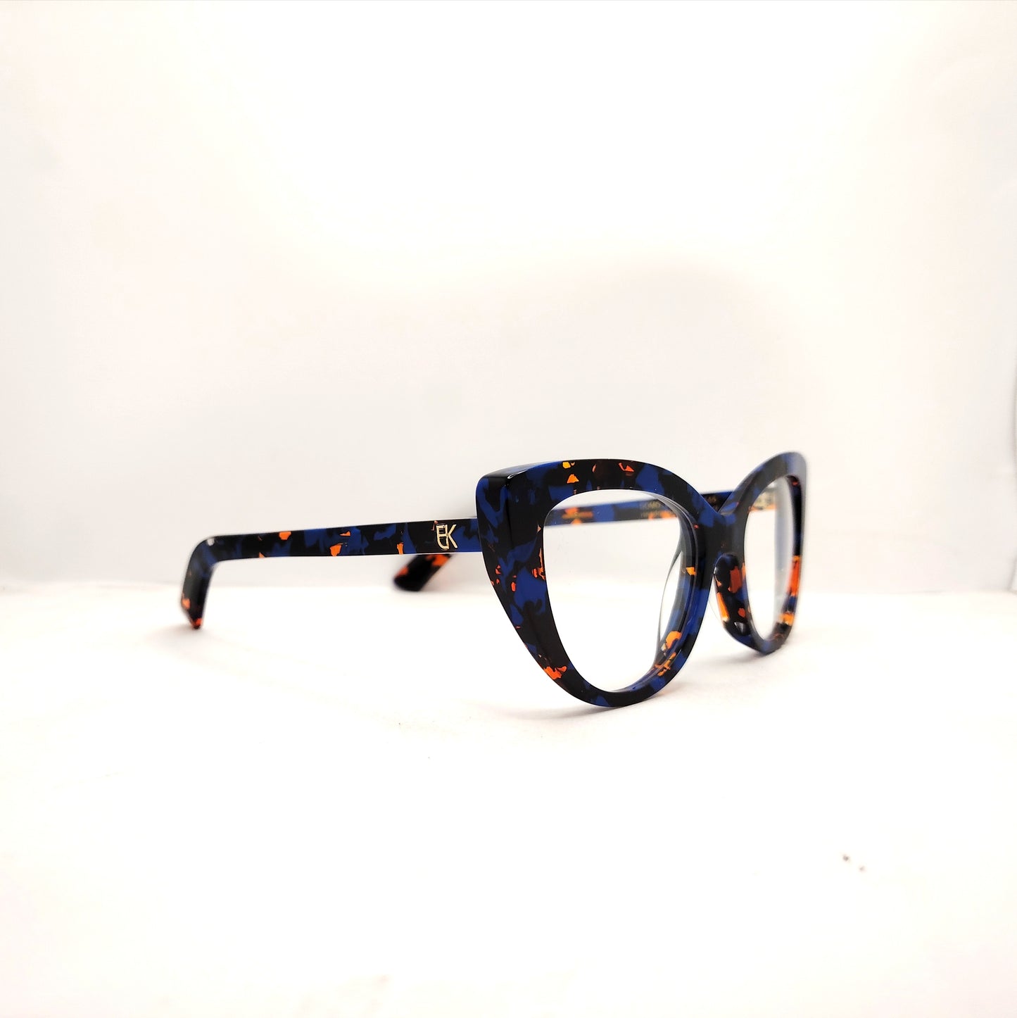 Emmanuelle Khanh- Domo