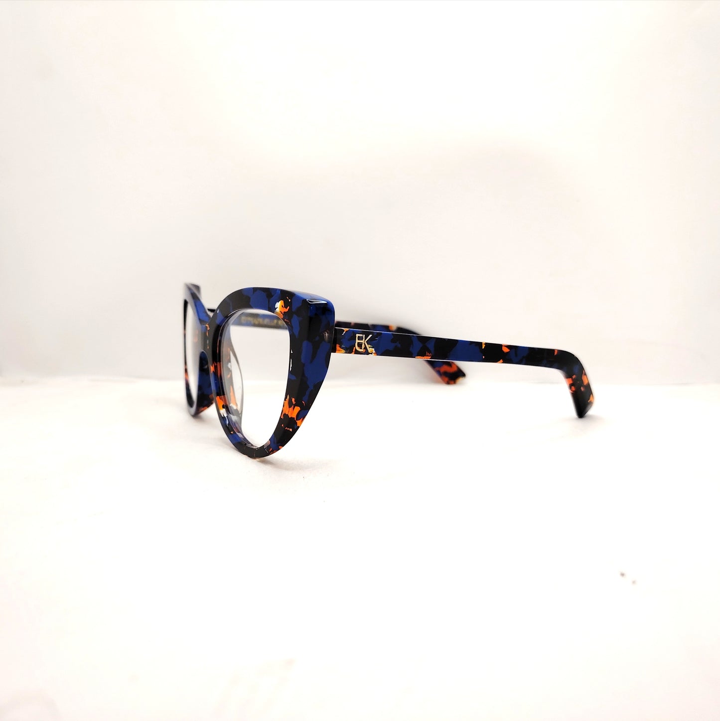 Emmanuelle Khanh- Domo