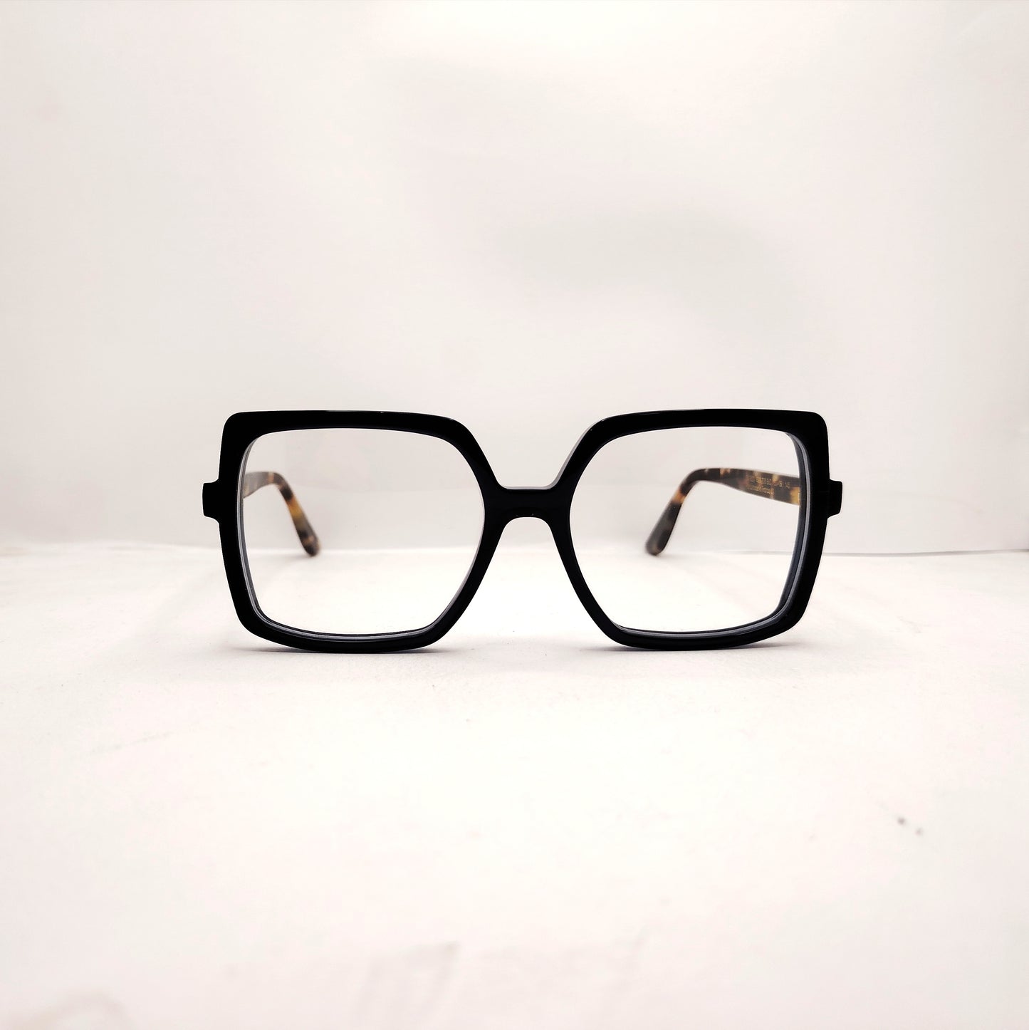 Emmanuelle Khanh- EK1622