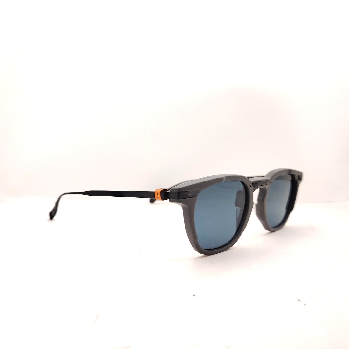 Movitra- Inceptus Nomad- Limited Edition 086/555