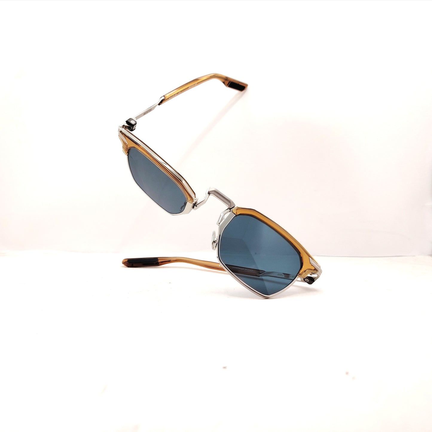 Movitra- Nexus- Limited Edition 039/555