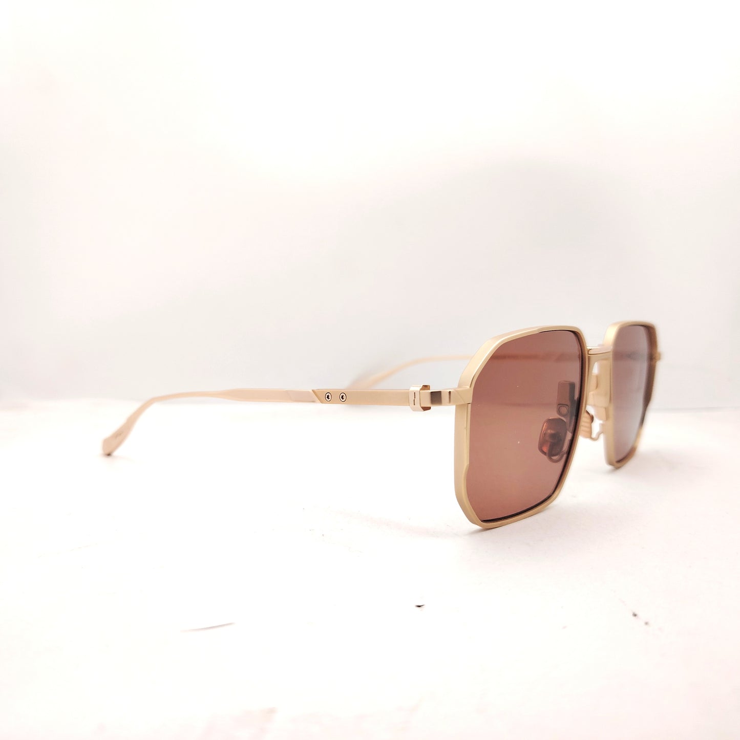 Movitra- Apex- Limited Edition 041/555