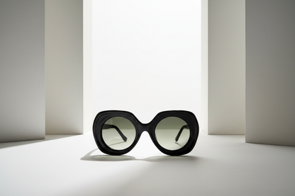 Yohji Yamamoto Slook 020 A101 – Light Editorial